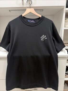 Louis Vuitton Signature Short-Sleeved T-Shirt LV pin Tee